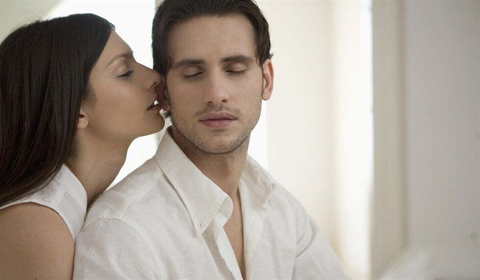 Die Frau erregt den Mann